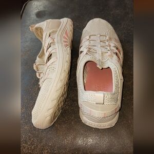 Womens Sketchers Raggae Fest Size 7.5.